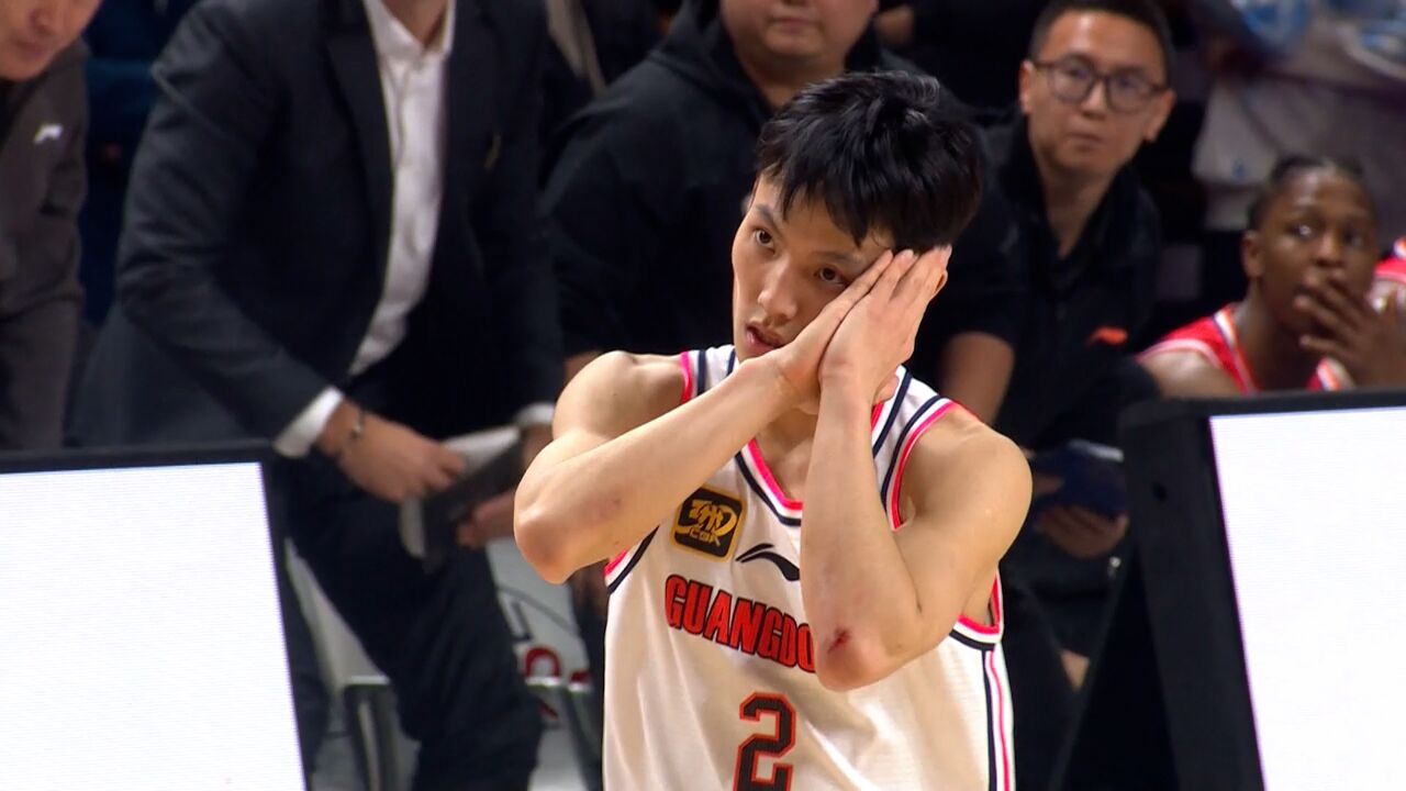 与此同时